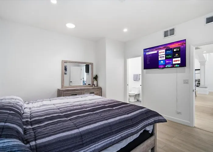 Donner Delight - Pool, Game Room, Newly Remodeled * Lake Havasu City
