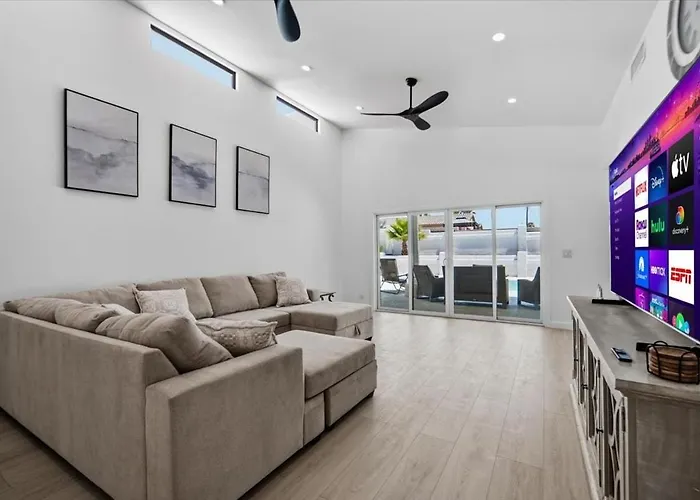 Donner Delight - Pool, Game Room, Newly Remodeled Lake Havasu City