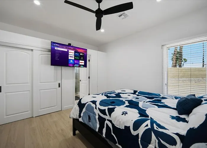 Ferienhaus Donner Delight - Pool, Game Room, Newly Remodeled Lake Havasu City
