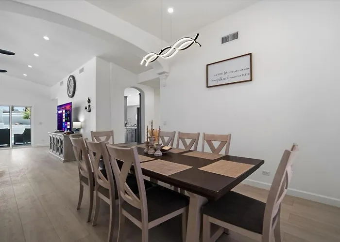 Donner Delight - Pool, Game Room, Newly Remodeled * Lake Havasu City